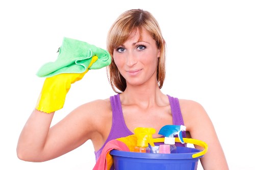 Professional carpets cleaner in Ruislip restoring a living room carpet